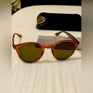 Authentic NEW Rayban sunglasses!! Round lenses